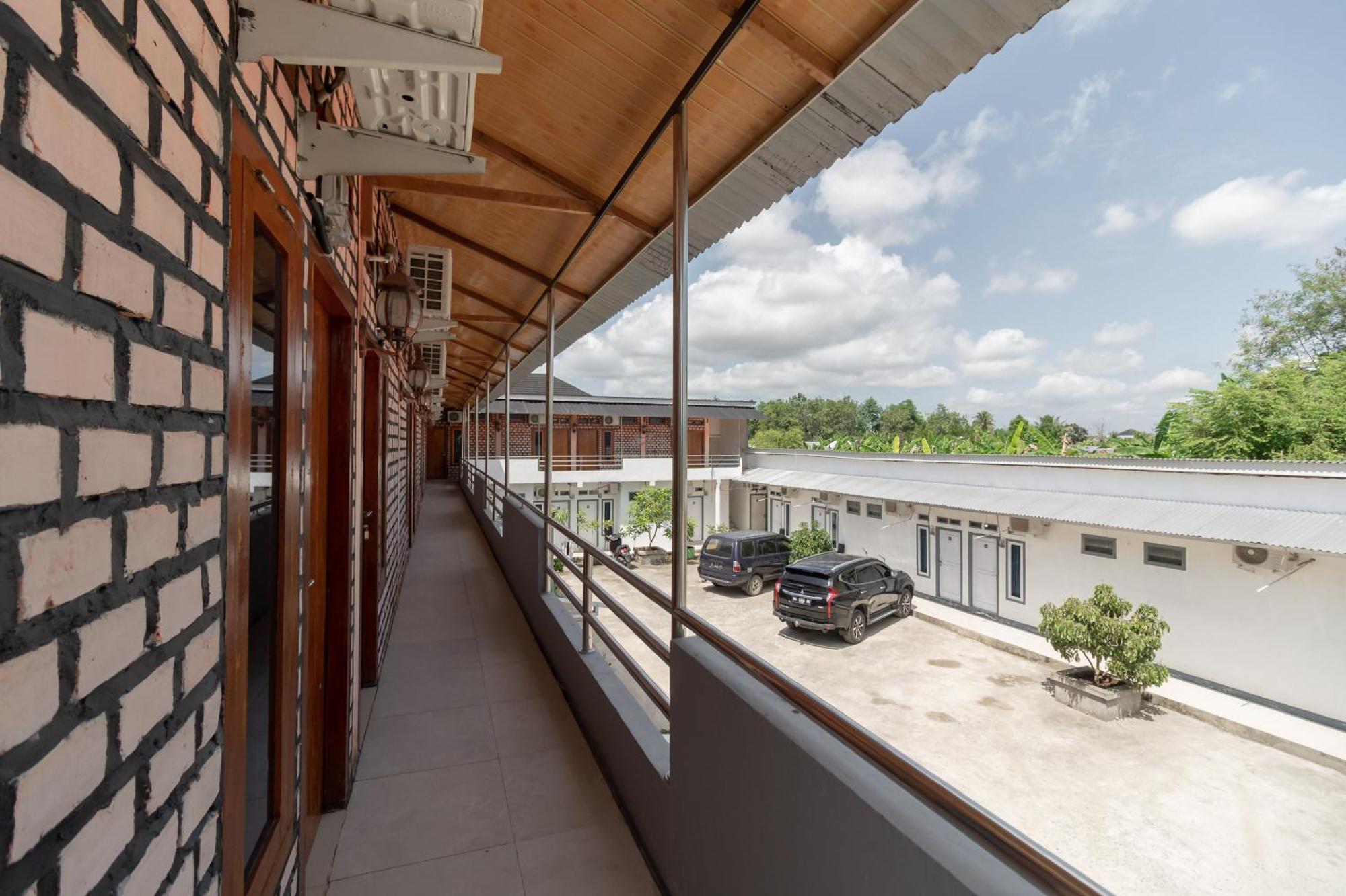 Reddoorz Syariah Near Jakabaring Sport City Palembang Exterior foto