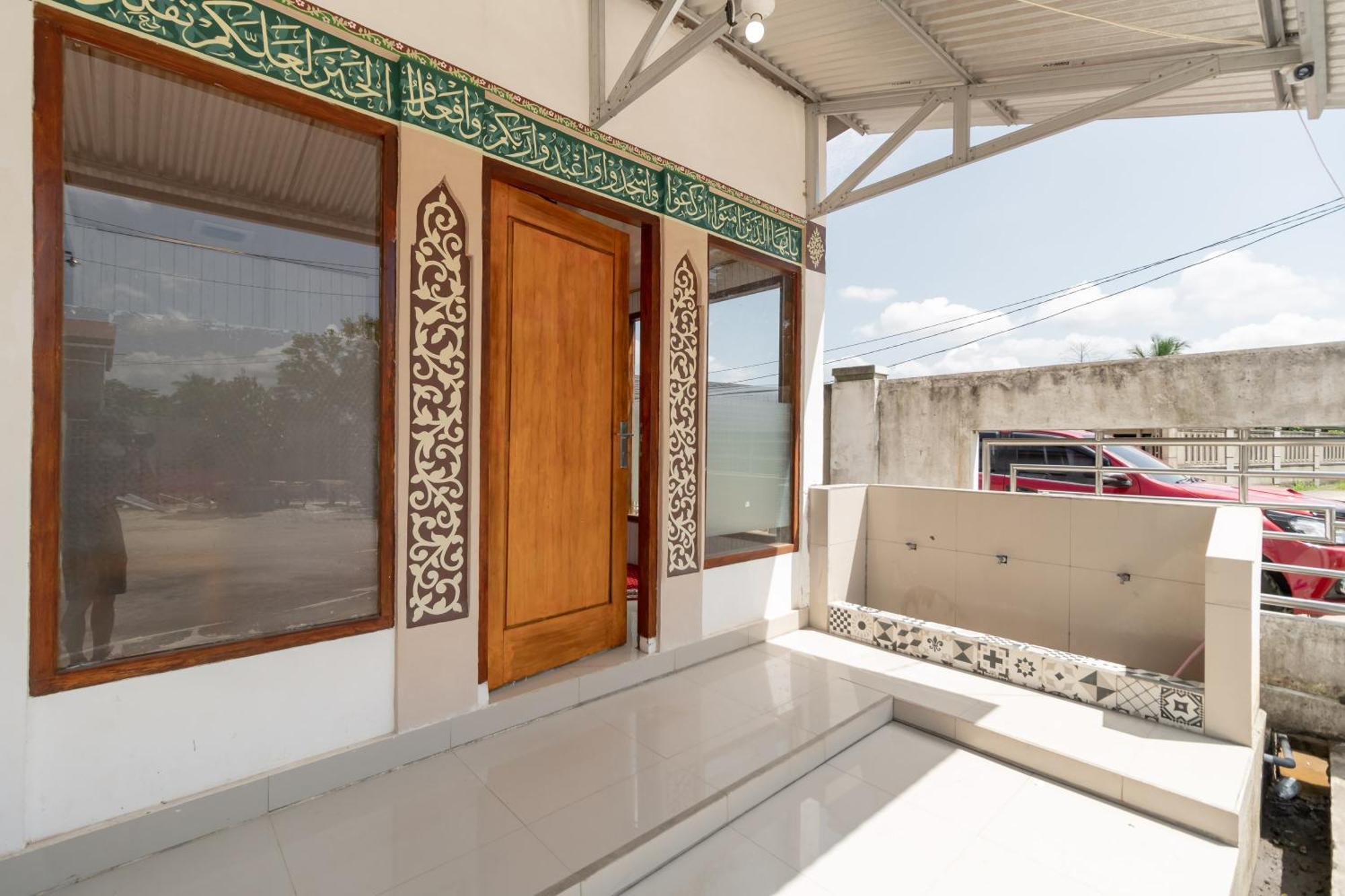 Reddoorz Syariah Near Jakabaring Sport City Palembang Exterior foto